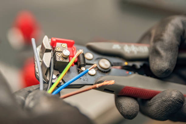 Best Local Electrician Companies  in Elwood, KS